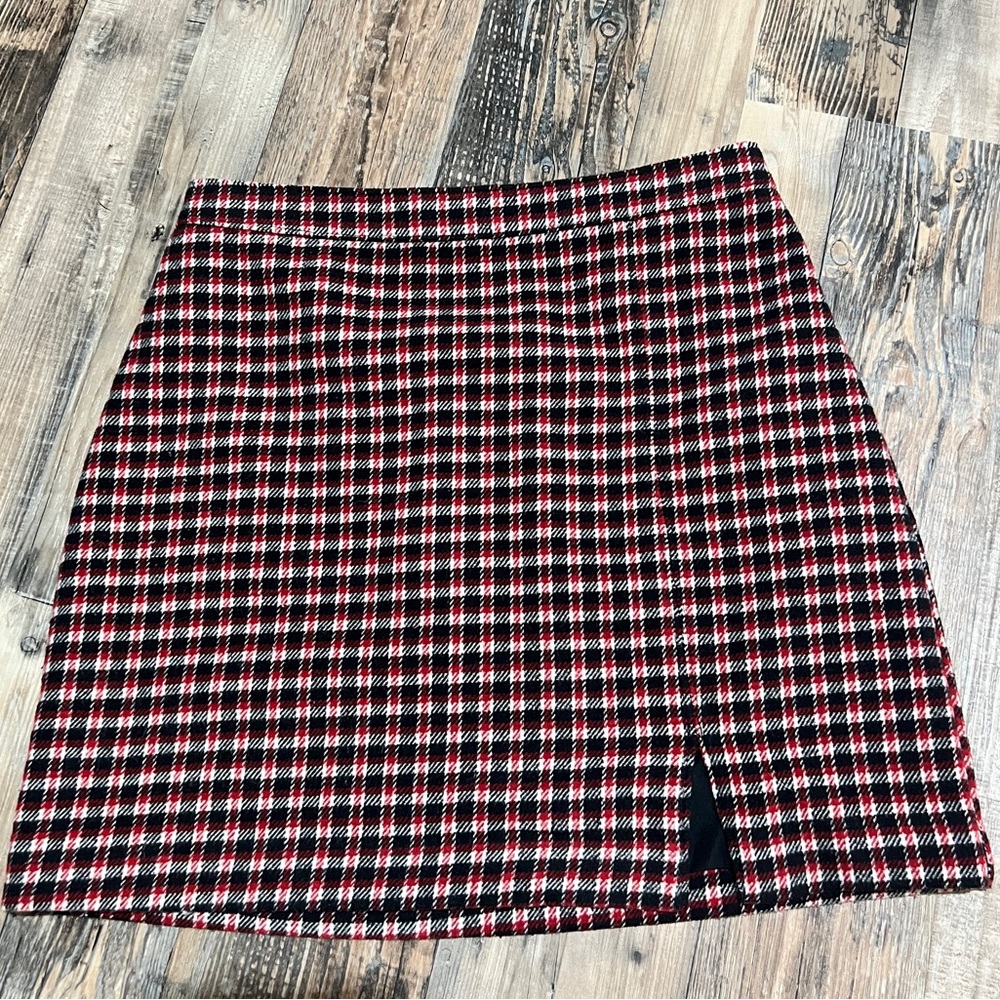 Hollister Ultra High-Rise Plaid Mini Skirt - Red and Black